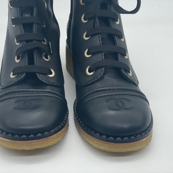 CHANEL 20P 2022 Leather CC Cap Toe Lace Up Combat Ankle Booties Boots - Picture 5 of 16